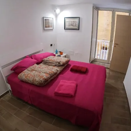 Casalauretta Naples